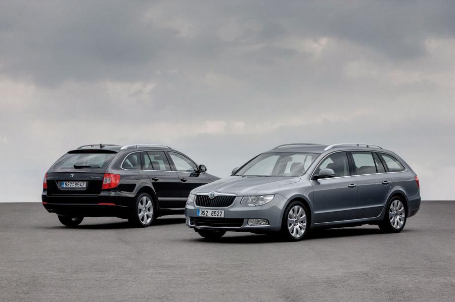  Skoda Superb Combi 2009 года  (фото 15 из 74)